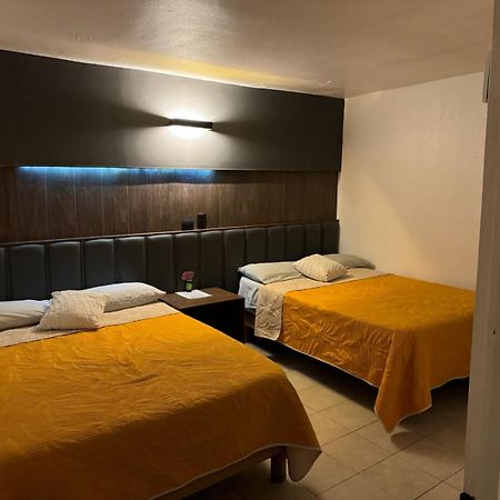 Hotel Santa Cruz Чиуауа Экстерьер фото